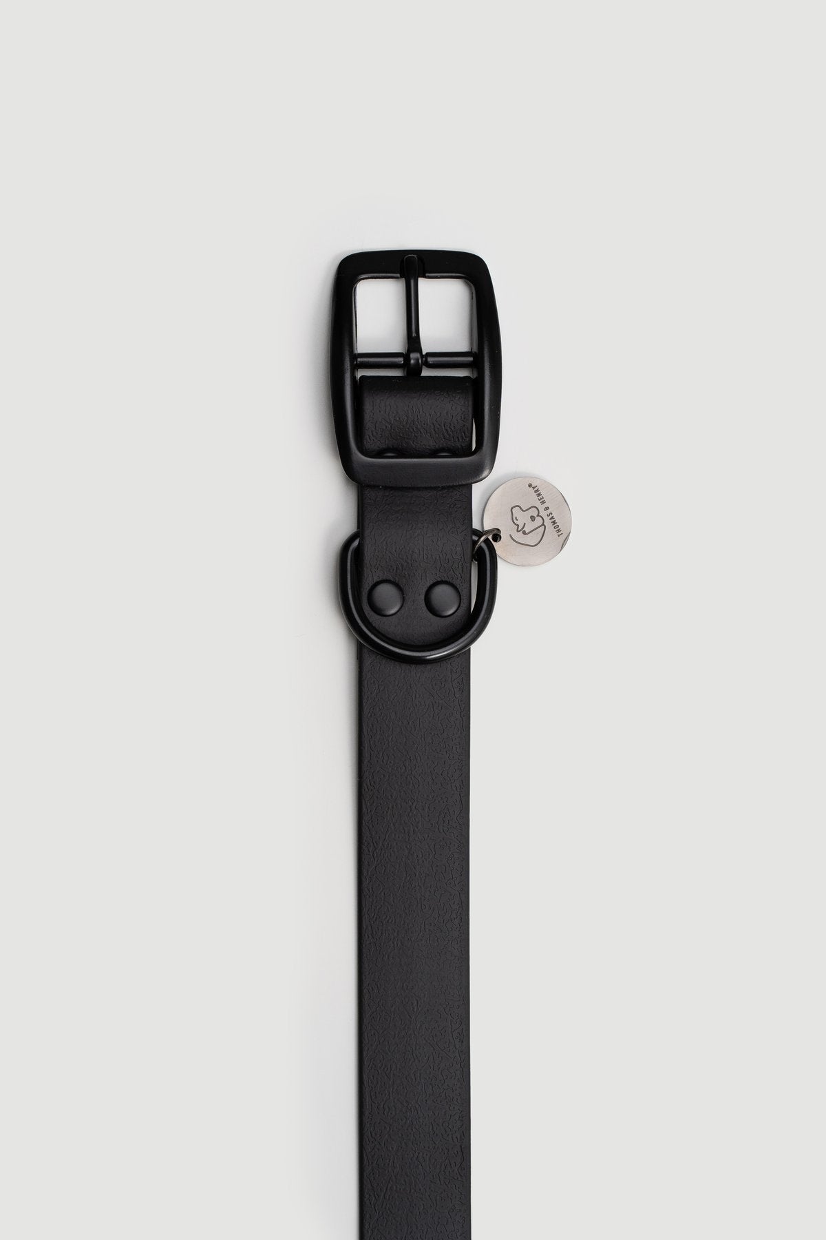 Biothane Hundehalsband in schwarz  von Thomas & Henry Detail